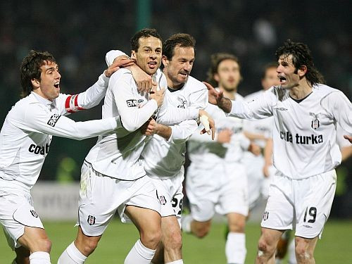 "Besiktas" tuvu Turcijas čempionu titulam