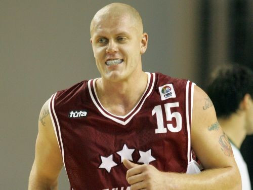 Kambala: "Esmu gatavs palīdzēt izlasei"