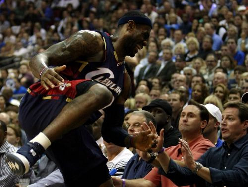 Lebrons atvainojas un tiek sodīts