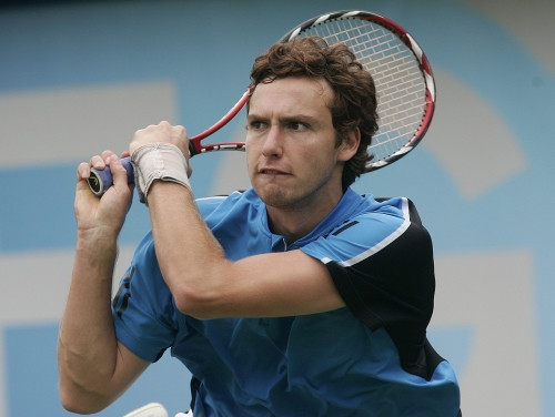 Gulbis bez problēmām sasniedz otro kārtu