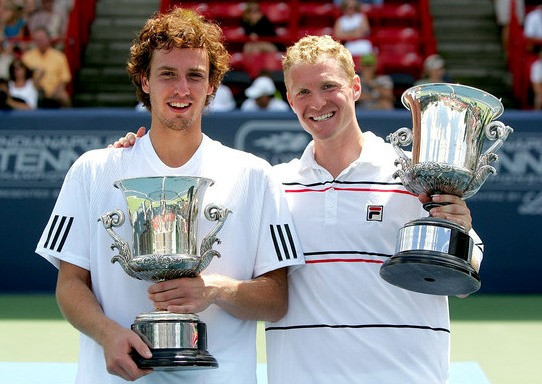 Gulbis pārī ar Tursunovu triumfē Indianapolisā
