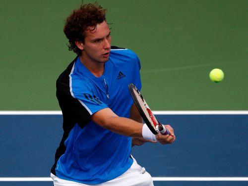 Gulbis ar Tursunovu iekļūst finālā