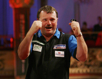 stanjames.com World Matchplay finālā Teilors un Dženkins