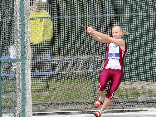 Laura Igaune atkal labo Latvijas rekordu vesera mešanā - 63.07