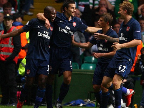 "Arsenal" pret "Portsmouth", "Manchester United" pret "Wigan"