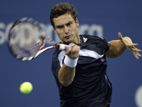 Gulbis cienīgi piekāpjas Marejam