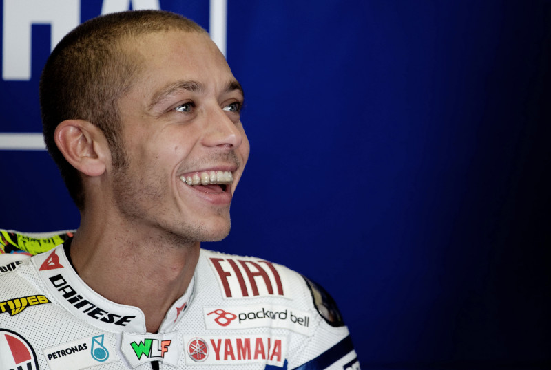 Rosi pārspēj Lorenso Misano treniņbraucienā