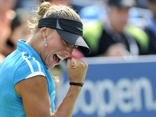 Vikmaijere iekļūst "US Open" pusfinālā