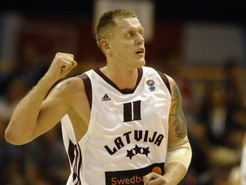 Kambalam operācija un mēnesis bez basketbola