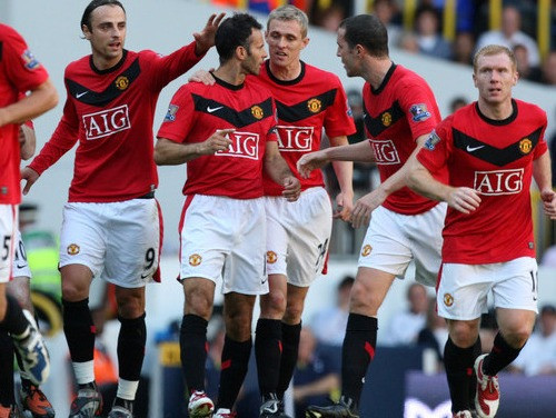 "Manchester United" uzveic "Tottenham Hotspur"