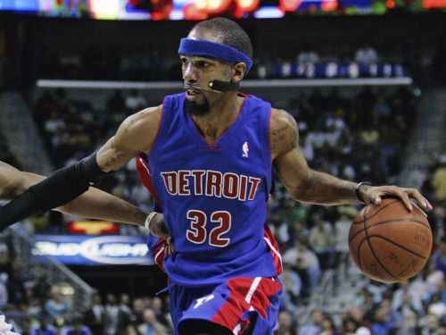 "Pistons" bez Hamiltona vismaz divas spēles