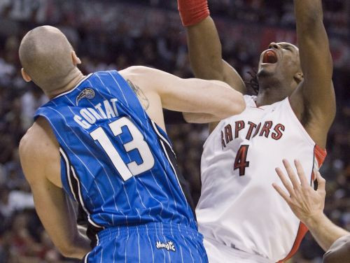 ''Magic'' viesos uzvar ''Raptors''