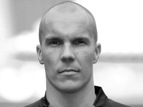 Miris "Hannover 96" un Vācijas izlases vārtsargs Enke
