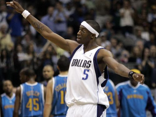 "Mavericks" uz nenoteiktu laiku bez Hovarda