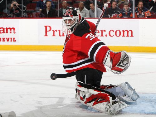 "Devils" atspēlējas un grauj "Islanders"