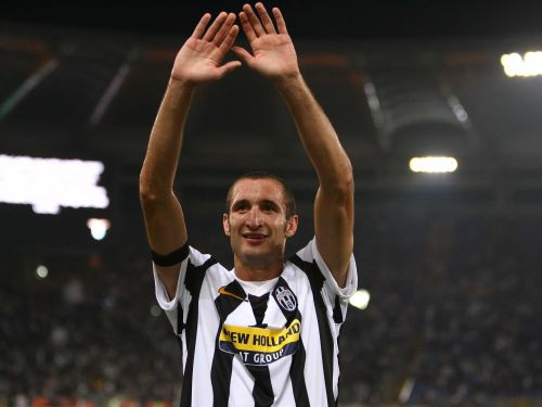 ''Juventus'' nevēlas pārdot Kjelīni Mančestras klubiem