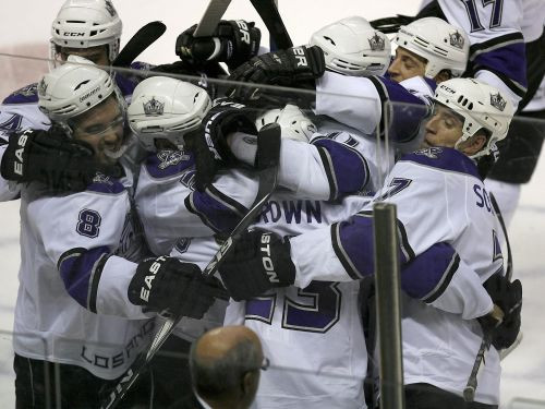"Kings" izbraukumā sasit "Sharks"