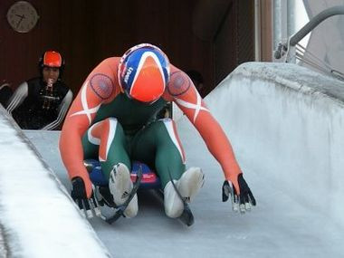 Pieci advokāti indiešu sportistam nopērk jaunas kamanas