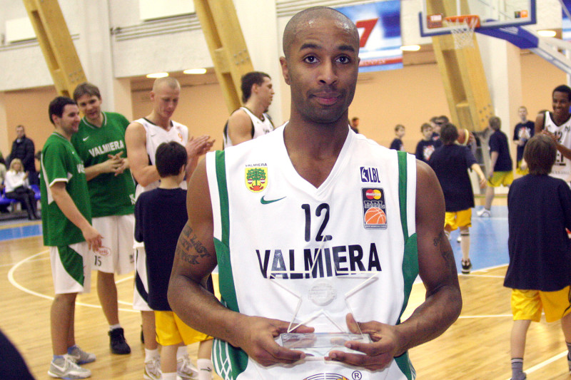 Saldū uzvar Austrumi, MVP - Deiviss