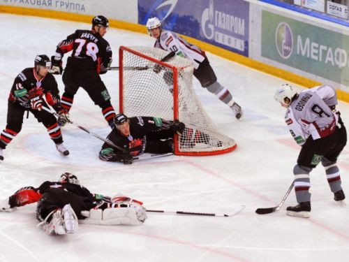 Hosa rāda brīnumus, "Dinamo" platu soli tuvāk ''play off''