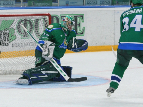 Piekauts vārtsargs, Ufa pieprasa 4. spēli bez līdzjutējiem