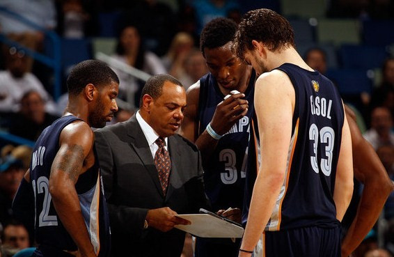 ''Grizzlies'' pagarina līgumu ar galveno treneri