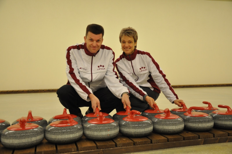 Latvijas kērlinga duets dodas uz pasaules čempionātu