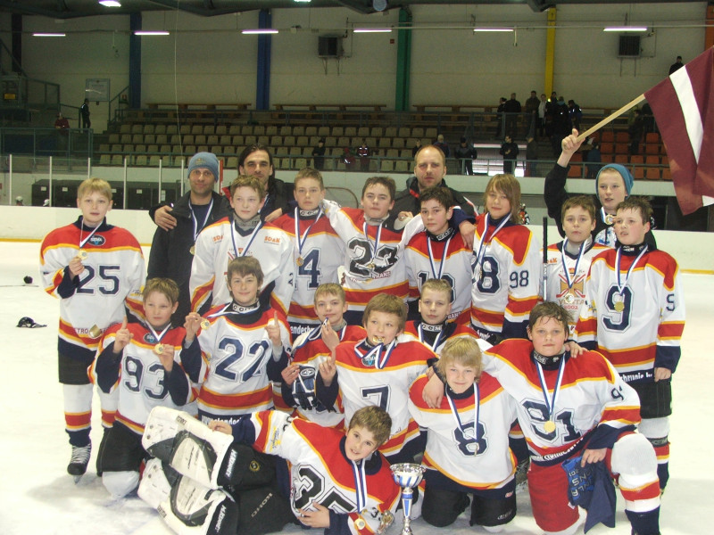 Jaunie Ventspils hokejisti triumfē prestižā turnīrā Somijā