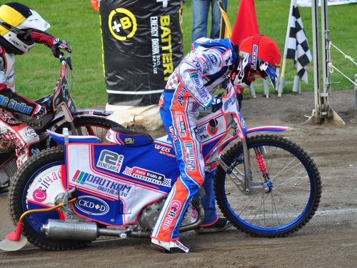 Bogdanovs briest pasaules junioru čempionāta atlasei