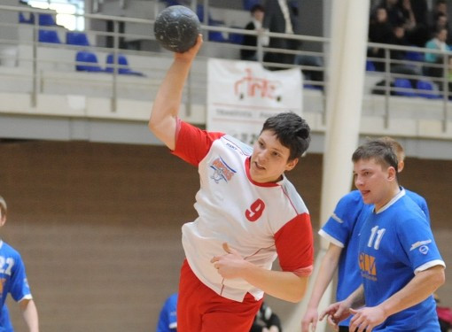 U-18 handbolistiem smaga spēle ar mājiniekiem