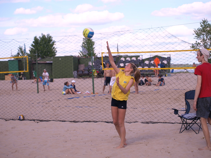 Jau sestdien Atklātais pludmales volejbola turnīrs sievietēm "Ķeizarmežā"