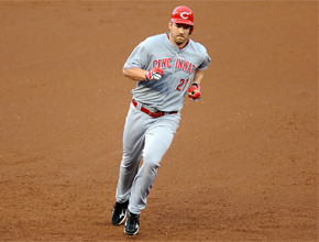 Rolenam 300. "Home Run", "Reds" pārspēj "Phillies"