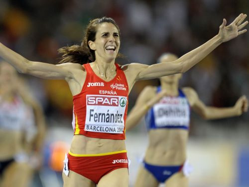 Spāniete Fernandesa kļūst par čempioni 1500 metros
