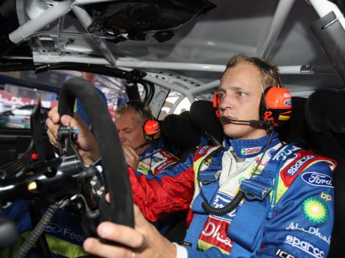 Taktiskajās cīņās Austrālijas WRC rallijā pārāks Hirvonens, Ožjē palīdz Lēbam