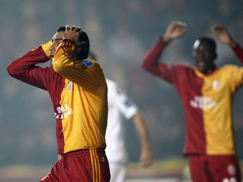 Turcijā zaudējumus piedzīvo ''Galatasaray'', ''Fenerbahce'' un ''Besiktas''