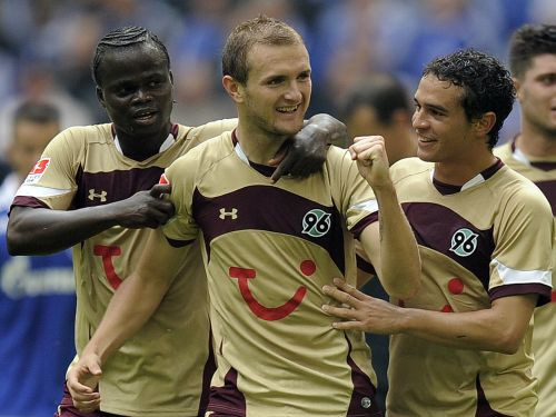 "Schalke" otrais zaudējums, "Wolfsburg" izsēj trīs vārtu pārsvaru (papildināts)