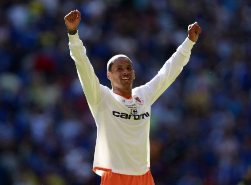 Kempbels atgriežas "Blackpool"