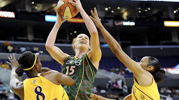 Jēkabsones jaunā kolēģe Džeksone trešo reizi atzīta par WNBA MVP