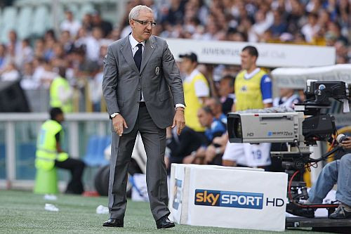 Delneri: ""Juventus" parasta komanda, par titulu cīnīsies citi"