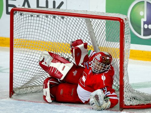 ''Spartak'' viesos pieveic ''SKA''; ''Lokomotiv'' uzvarai pietiek ar vieniem vārtiem