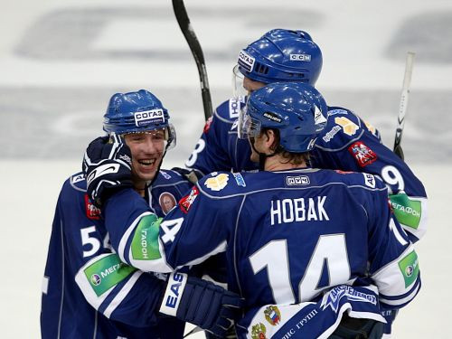 Nākamais ''Dinamo'' pretinieks uzvar Sanktpēterburgā un paceļas uz 1. vietu