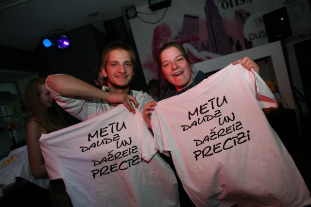 Lauvas aizved trīs punktus no Ķekavas
