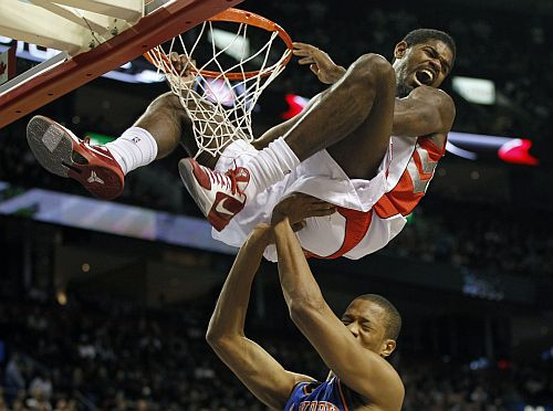 "Warriors" ciemos pie "Raptors"