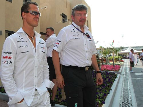 F1: "Ferrari" sola nopietnu atbildes gājienu, ''Mercedes'' sūdzas par sacīkšu ātrumu