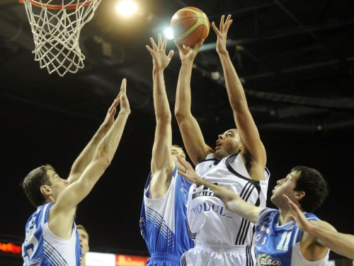 ''VEF'' ar +40 sagrauj ''Kalev''