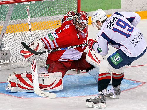 "Severstal" šķiras no Radulova, Vampola pāriet uz "Avangard"