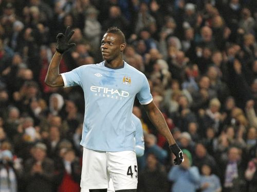 "Manchester City" zaudē punktus savā laukumā, Liverpūle zaudē