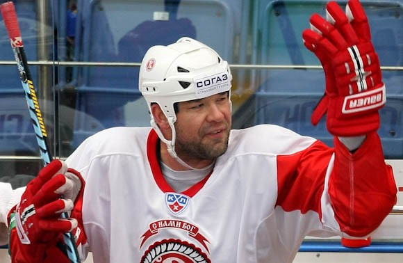 Saimons pievienojas Novokuzņeckas ''Metallurg''