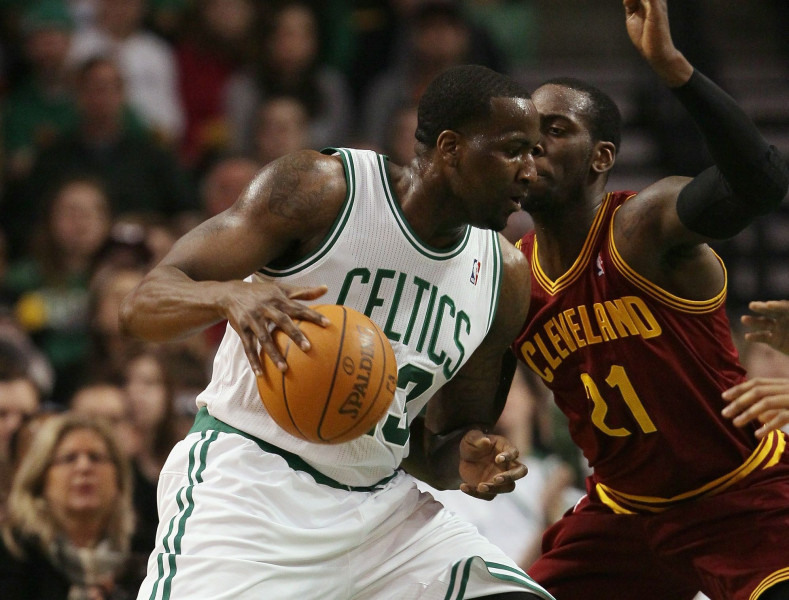 "Celtics" sagaida Pērkinsu ar uzvaru pār "Cavs"