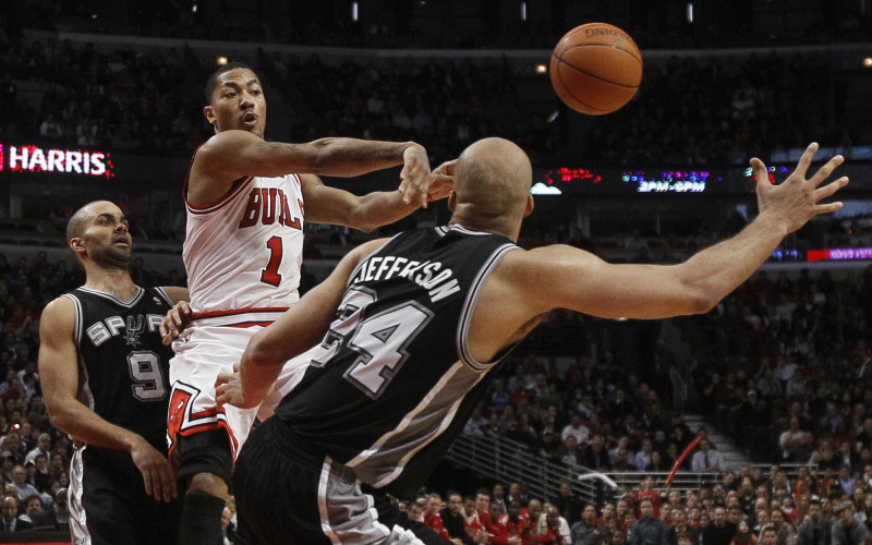 Rouzam karjeras rekords "Bulls" uzvarā pār "Spurs"